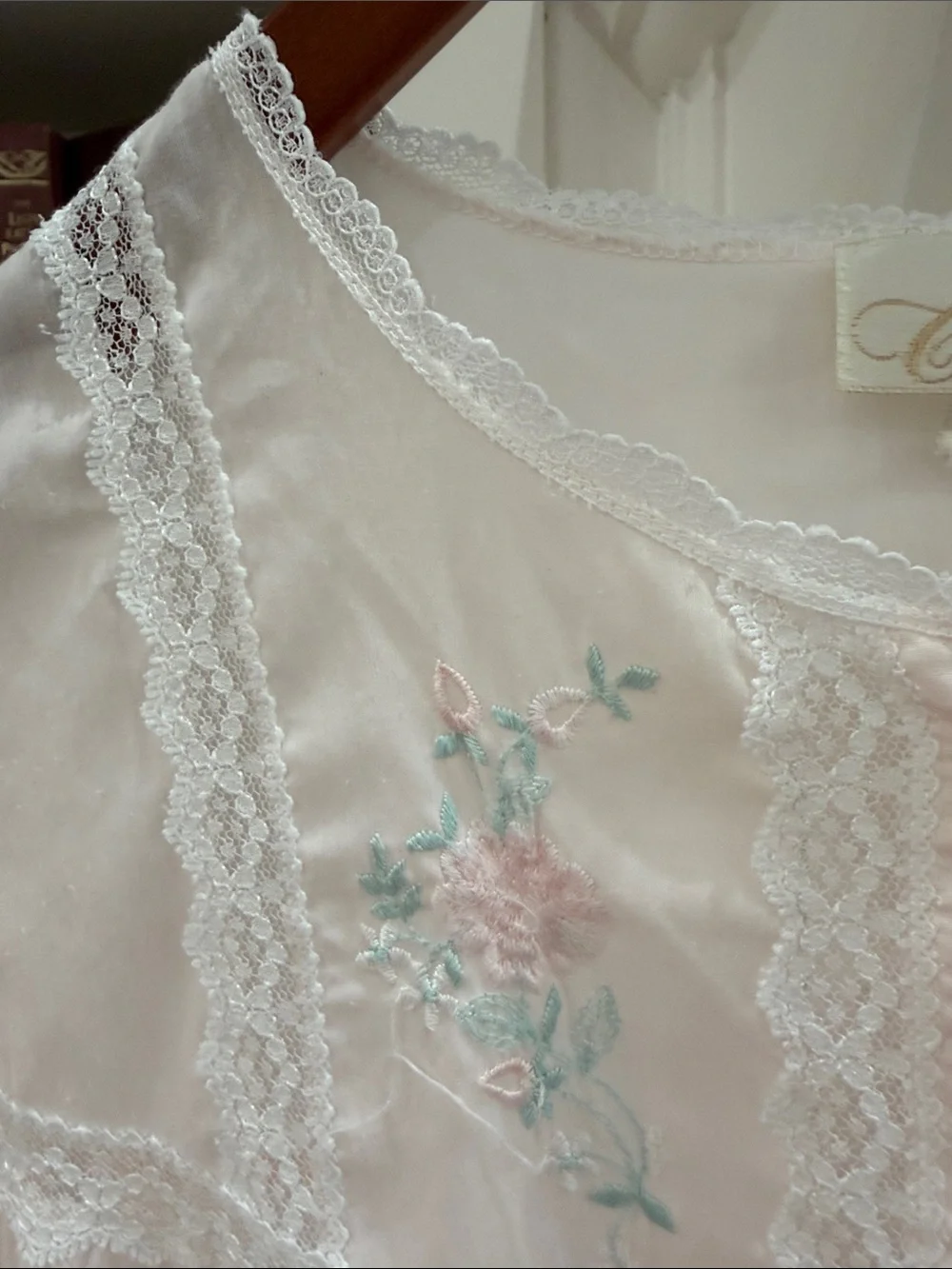 Vintage Cachet Pastel Pink Cottagecore Lace Embroidered Nightgown Dress Size M - Picture 8 of 13